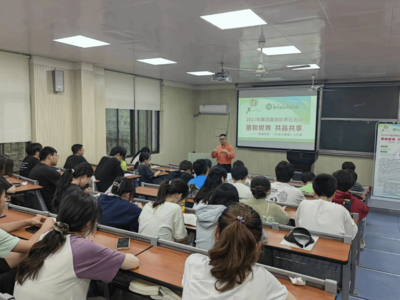 以茶為媒，翰墨傳情 國(guó)際茶日主題活動(dòng)暨大學(xué)生書(shū)畫(huà)展成功舉辦